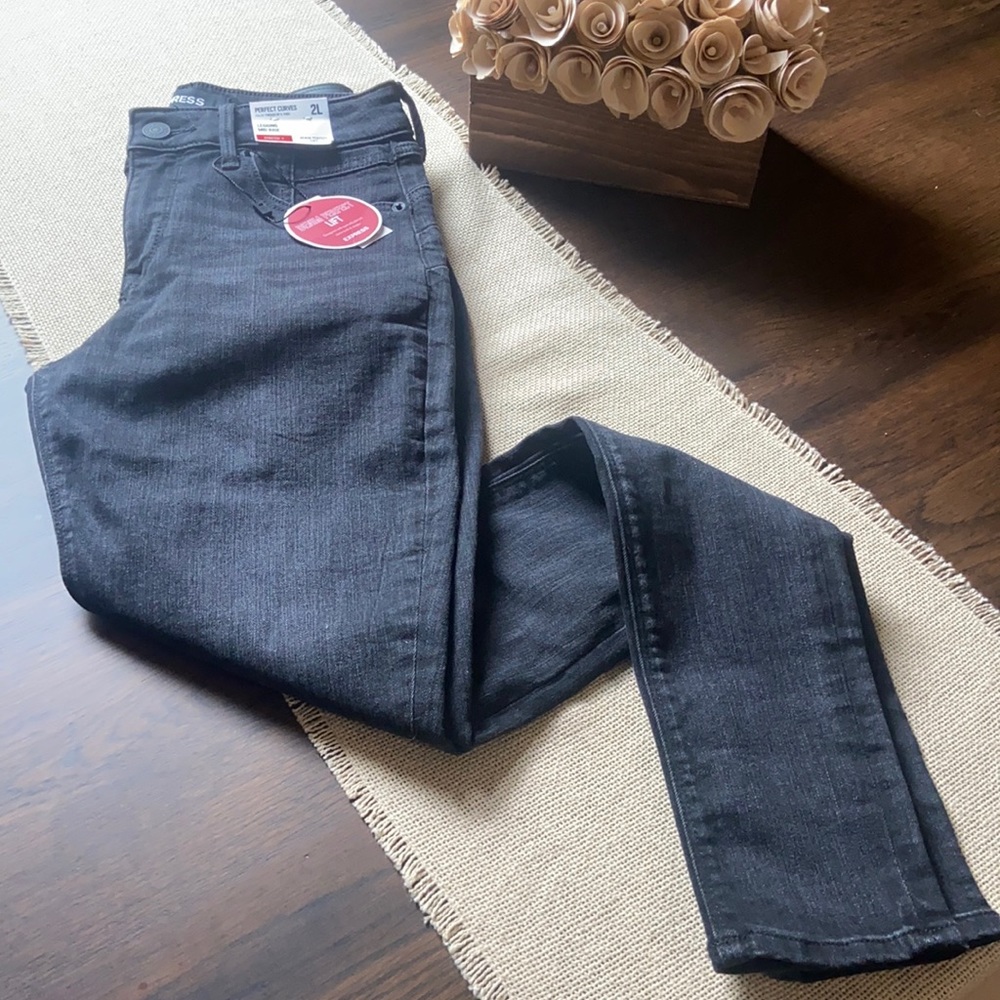 NWT Express Mid Rise Black Denim Jeans - Sz 2L